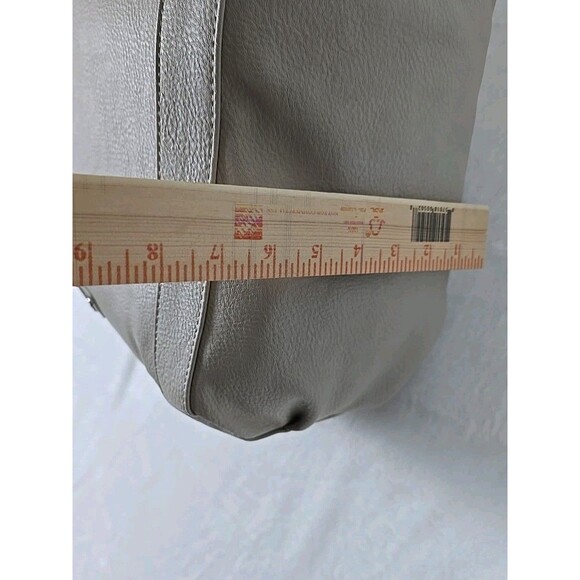 Steve Madden Faux Leather Extra Large Tote Purse Bag Beige Tan Silver Zipper - Picture 12 of 12